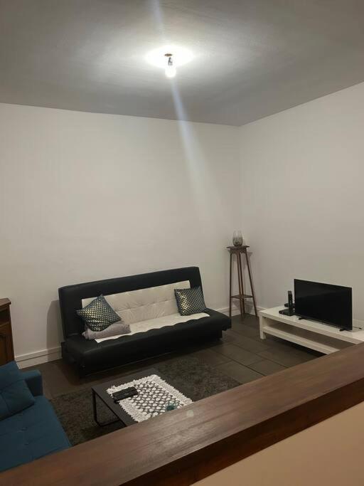 Superbe Appartement Avec Parking Gratuit Vaulx-en-Velin Exterior foto