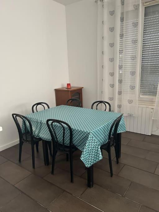 Superbe Appartement Avec Parking Gratuit Vaulx-en-Velin Exterior foto