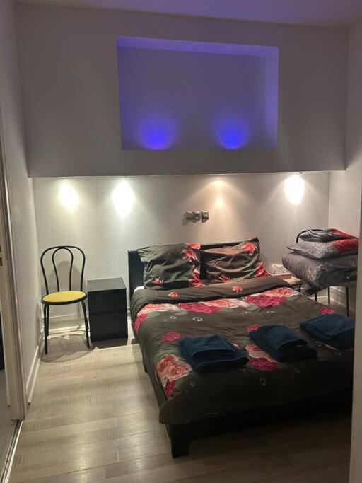 Superbe Appartement Avec Parking Gratuit Vaulx-en-Velin Exterior foto